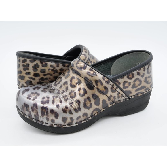 Dansko XP Clogs Womens 8 Leopard Print Patent Leather Slip On Professional Shoes - Picture 1 of 13